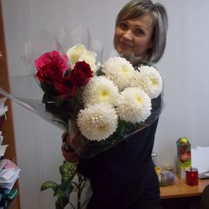 Девушки в Волгограде: Елена, 45 - ищет парня из Волгограда