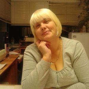 Девушки в Челябинске: Елена, 54 - ищет парня из Челябинска