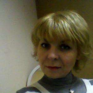 Девушки в Петрозаводске: Марина, 51 - ищет парня из Петрозаводска