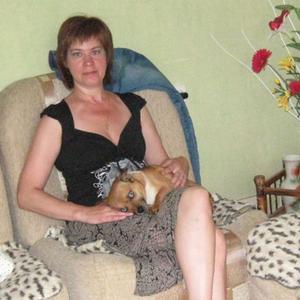 Девушки в Ижевске: Лана, 57 - ищет парня из Ижевска