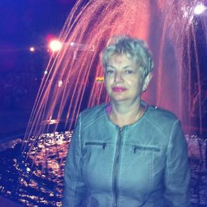 Девушки в Богучаре: Вера Антонова, 64 - ищет парня из Богучара