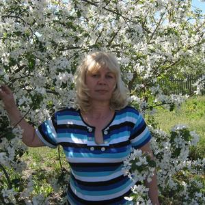 Людмила, 67 лет, Омск