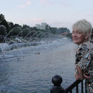 Девушки в Лесозаводске: Валентина, 61 - ищет парня из Лесозаводска