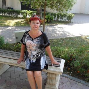 Девушки в Геленджике: Людмила, 61 - ищет парня из Геленджика