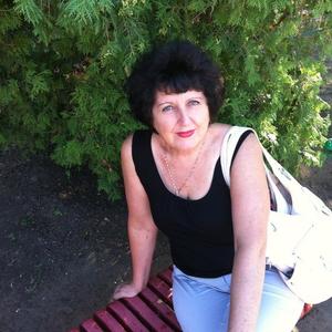 Девушки в Саратове: Ирина, 67 - ищет парня из Саратова
