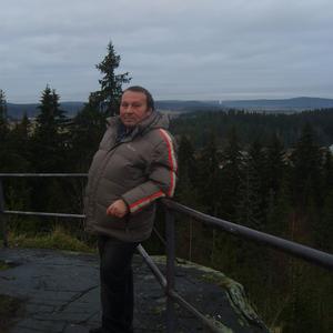 Вадим, 64 года, Санкт-Петербург