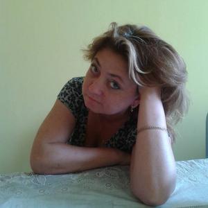 Девушки в Омске: Oxana, 48 - ищет парня из Омска
