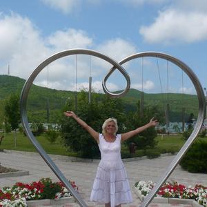 Девушки в Славянск-На-Кубани: Elis, 70 - ищет парня из Славянск-На-Кубани
