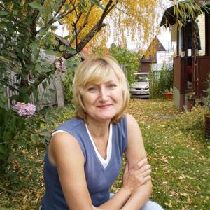 Девушки в Кемерово: Ольга, 72 - ищет парня из Кемерово