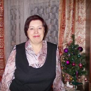 Девушки в Гатчине: Татьяна, 72 - ищет парня из Гатчины