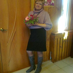 Девушки в Саратове: Олюшка, 60 - ищет парня из Саратова