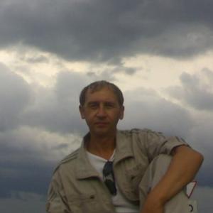 Парни в Лесосибирске: Алексей, 52 - ищет девушку из Лесосибирска