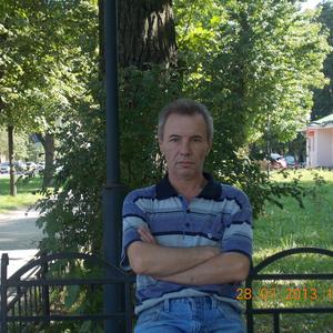 Парни в Санкт-Петербурге: Victor, 66 - ищет девушку из Санкт-Петербурга