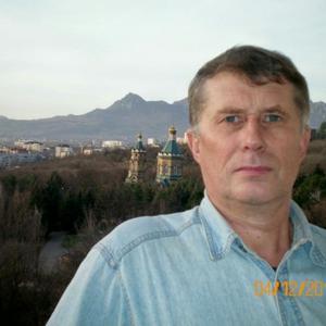 Парни в Солнечногорске: Влад, 68 - ищет девушку из Солнечногорска