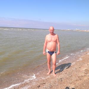 Парни в Ейске: Анатолий, 70 - ищет девушку из Ейска