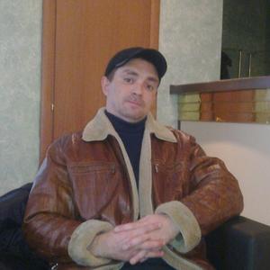 Олег, 50 лет, Казань