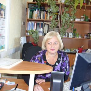 Девушки в Новосибирске: Ирина, 66 - ищет парня из Новосибирска