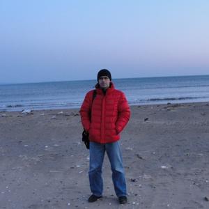 Парни в Владивостоке: александр, 49 - ищет девушку из Владивостока