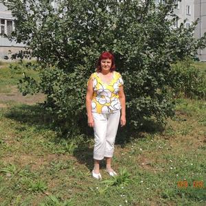 Девушки в Новокузнецке: Елена, 70 - ищет парня из Новокузнецка