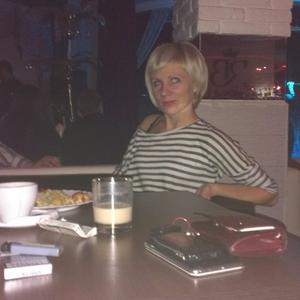 Девушки в Волгограде: Людмила, 40 - ищет парня из Волгограда