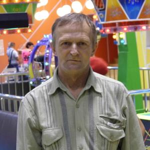 Виктор, 65 лет, Уссурийск