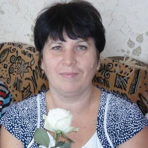 Девушки в Саратове: Людмила, 61 - ищет парня из Саратова