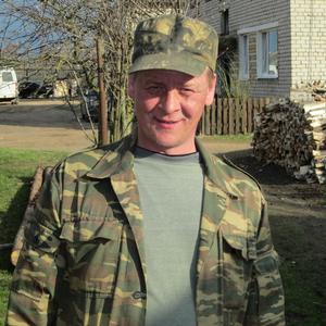 Анатолий, 57 лет, Гдов