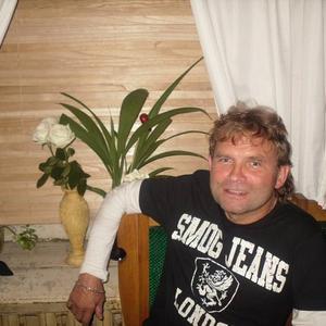 виктор, 64 года, Санкт-Петербург