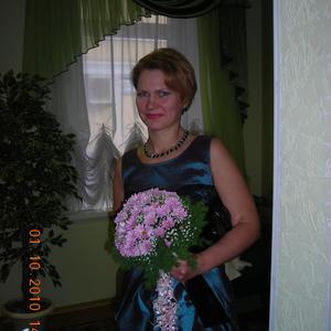 Елена, 47 лет, Луга