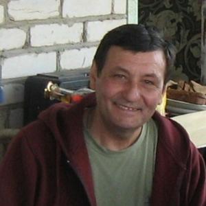 Виктор, 70 лет, Ростов-на-Дону
