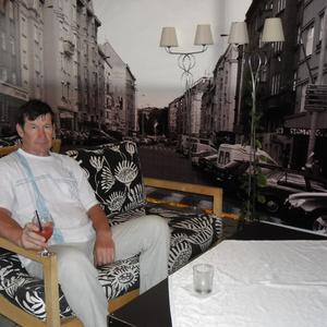 Парни в Ижевске: Владимир, 65 - ищет девушку из Ижевска