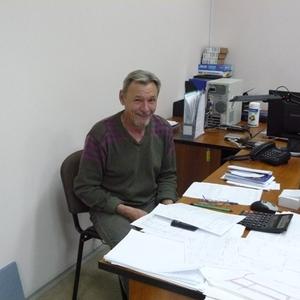 Олег, 68 лет, Омск