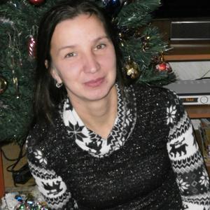 Девушки в Арсеньеве: Лена, 44 - ищет парня из Арсеньева