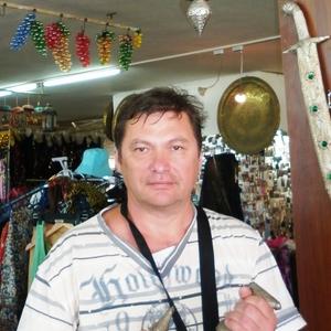 Александр, 58 лет, Петропавловск-Камчатский