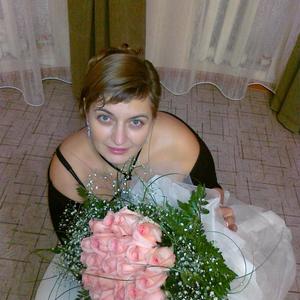 Девушки в Тольятти: Юлия, 47 - ищет парня из Тольятти