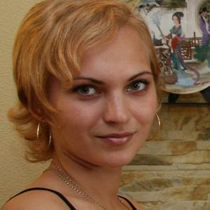 Девушки в Калининграде: Евгения, 38 - ищет парня из Калининграда